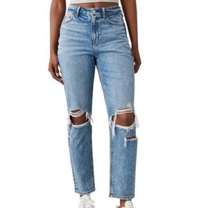 American Eagle Women's Strigid Ripped Mom Jean